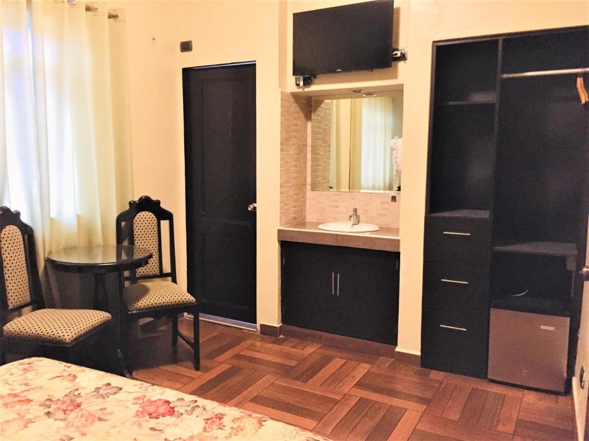 Hostal Carlos Tenaud Lima Ngoại thất bức ảnh