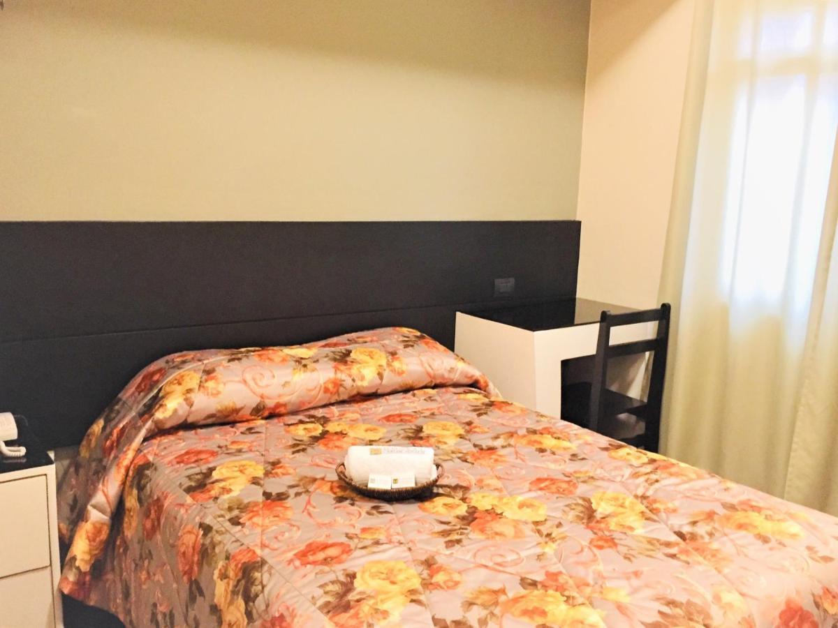 Hostal Carlos Tenaud Lima Ngoại thất bức ảnh