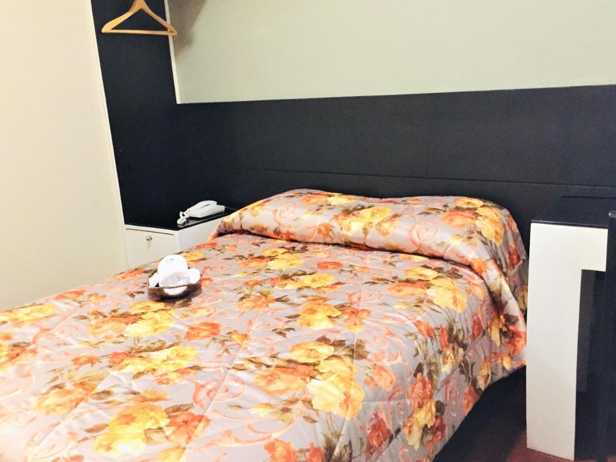 Hostal Carlos Tenaud Lima Ngoại thất bức ảnh