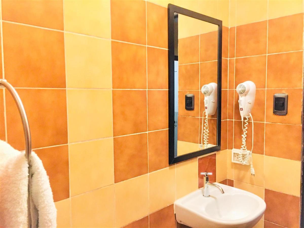 Hostal Carlos Tenaud Lima Ngoại thất bức ảnh