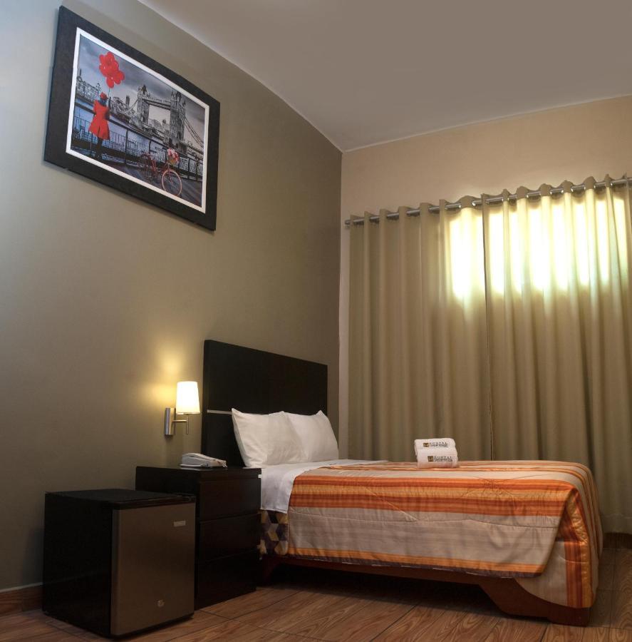 Hostal Carlos Tenaud Lima Ngoại thất bức ảnh